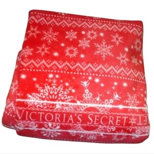Victoria's Secret Pink Snowflake Fleece Blanket 😍